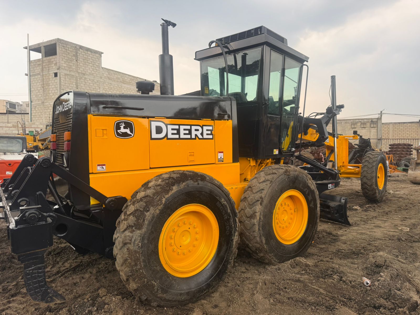 Motoconformadora John Deere 670B 1998