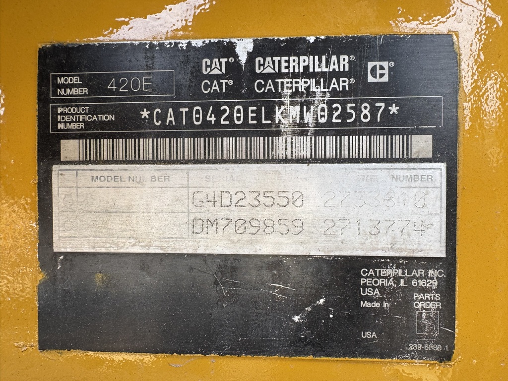 Retroexcavadora Caterpillar 420E 2010